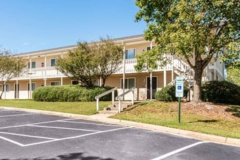 1100 Crystalwood Ct NW Studio-3 Beds Apartment for Rent - Photo Gallery 5