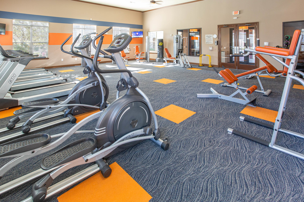 Fitness Center With Updated Equipment at Hurstbourne Estates, Kentucky, 40223