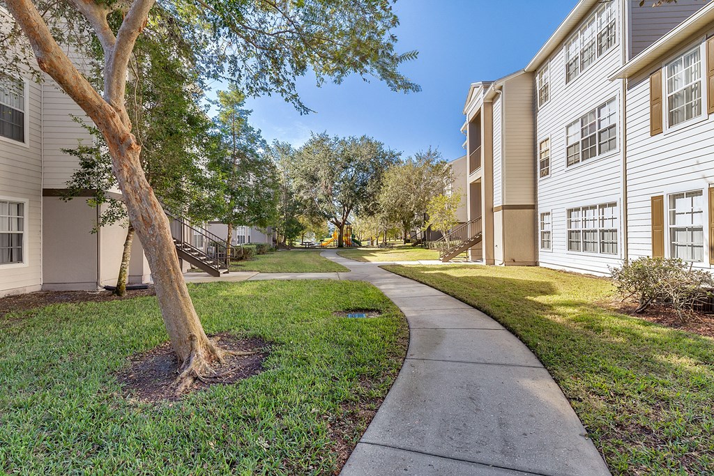 the preserve at ballantyne commons apartments walkway between buildings