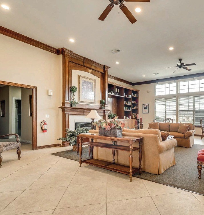 clubhouse / leasing office