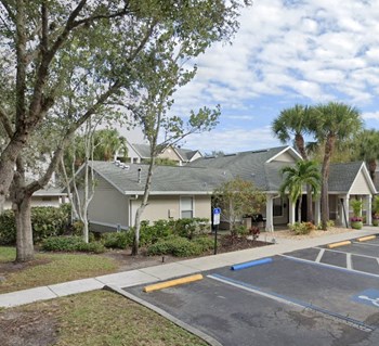 Leasing Office - Photo Gallery 5