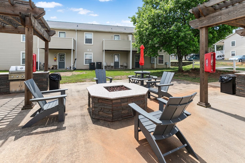 the preserve at ballantyne commons community patio with fire pit and chairs