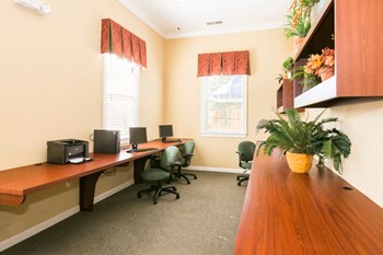 151 Parkway North 1-4 Beds Apartment, Affordable for Rent - Photo Gallery 6