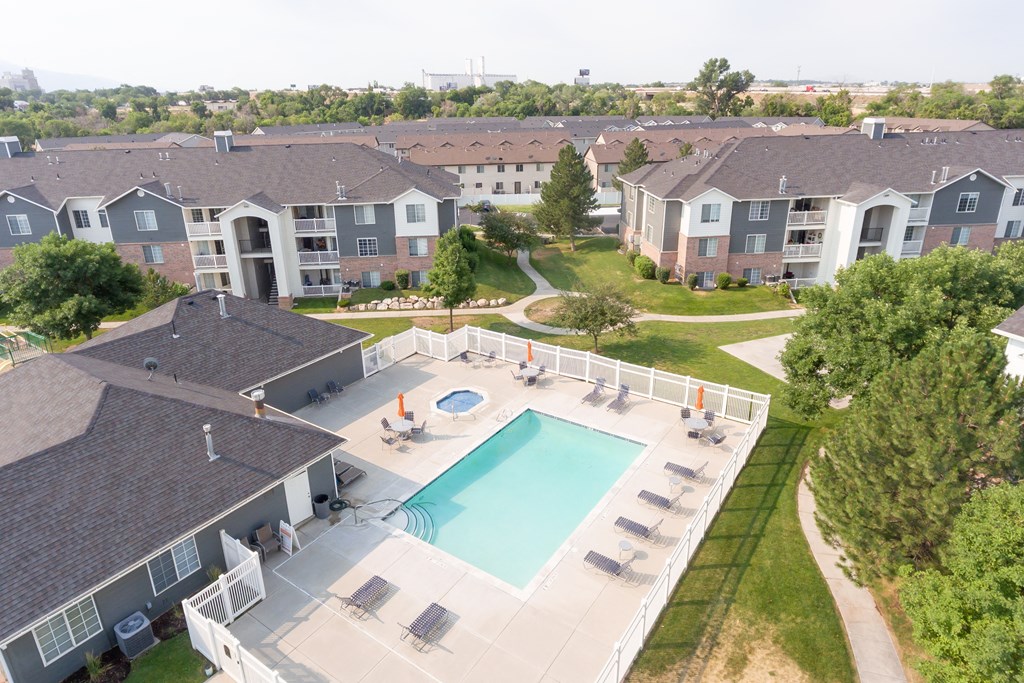 aerial view of the pool at the estates at spring creek apartments in temple tx
