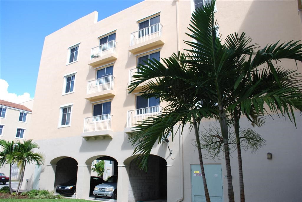 the building in which the hotel is located