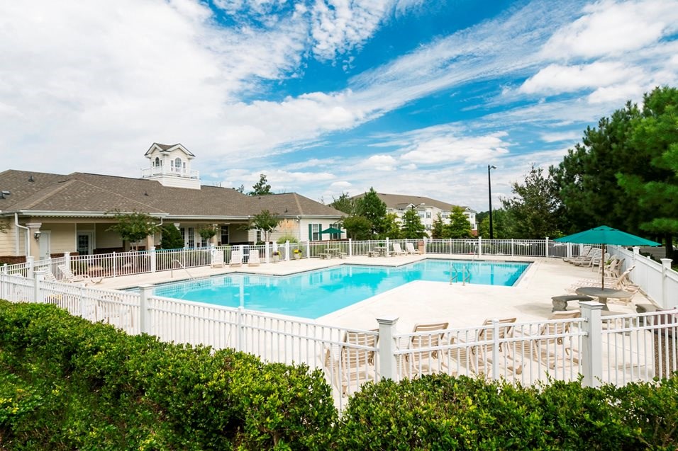 the swimming pool at the resort at governors residence