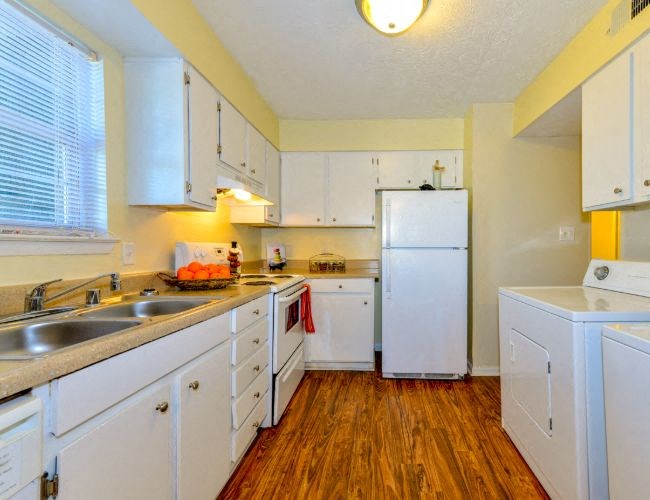 Maplewood Pointe Kitchen