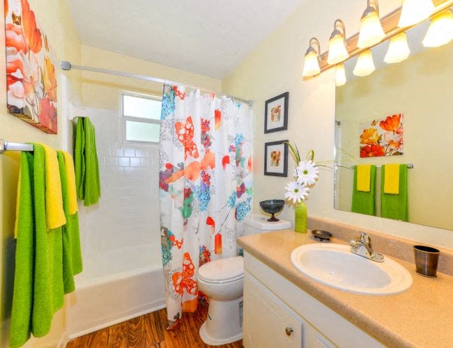 Maplewood Pointe Bathroom