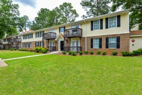 Emerald Pointe Apartment Building