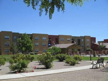 1355 Meadowlark Ln SE 1-2 Beds Apartment for Rent - Photo Gallery 26