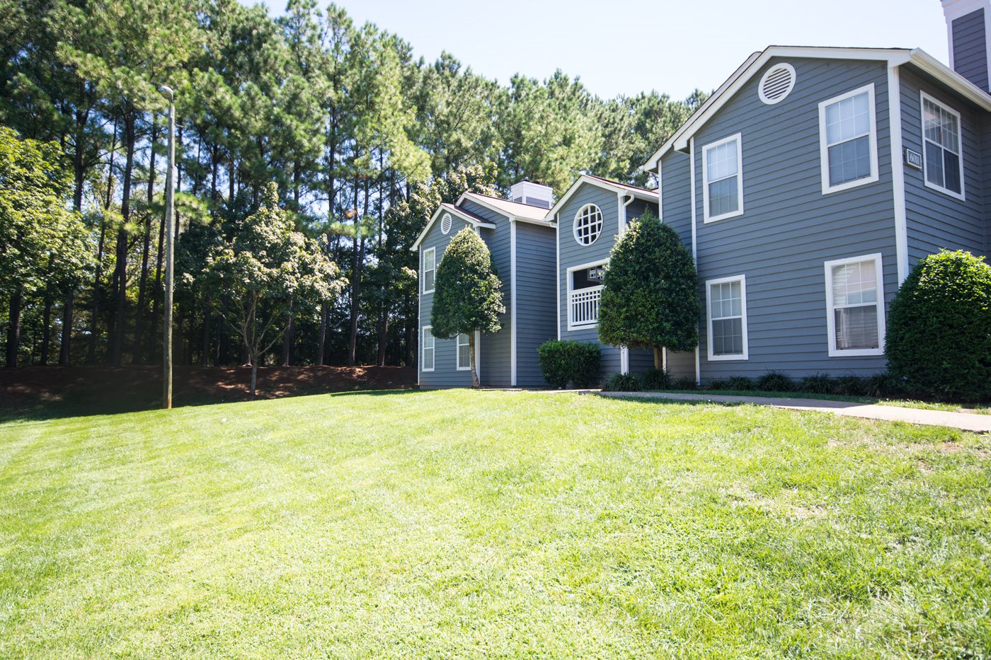 Delta Crossing Apartments in Charlotte, NC