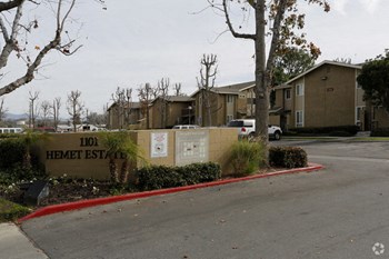 1101 E Menlo Ave 1-3 Beds Apartment, Affordable for Rent - Photo Gallery 4