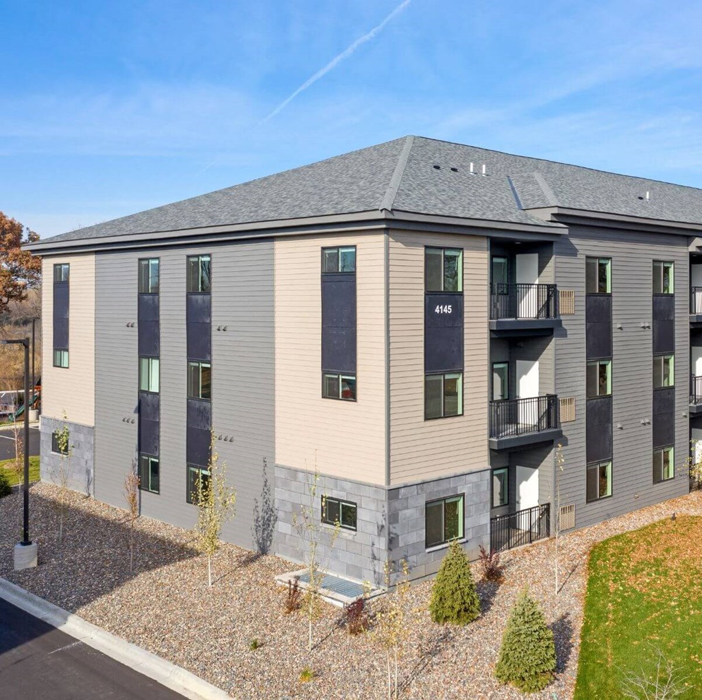 Exterior View at Aster Meadow, Vadnais Heights, MN