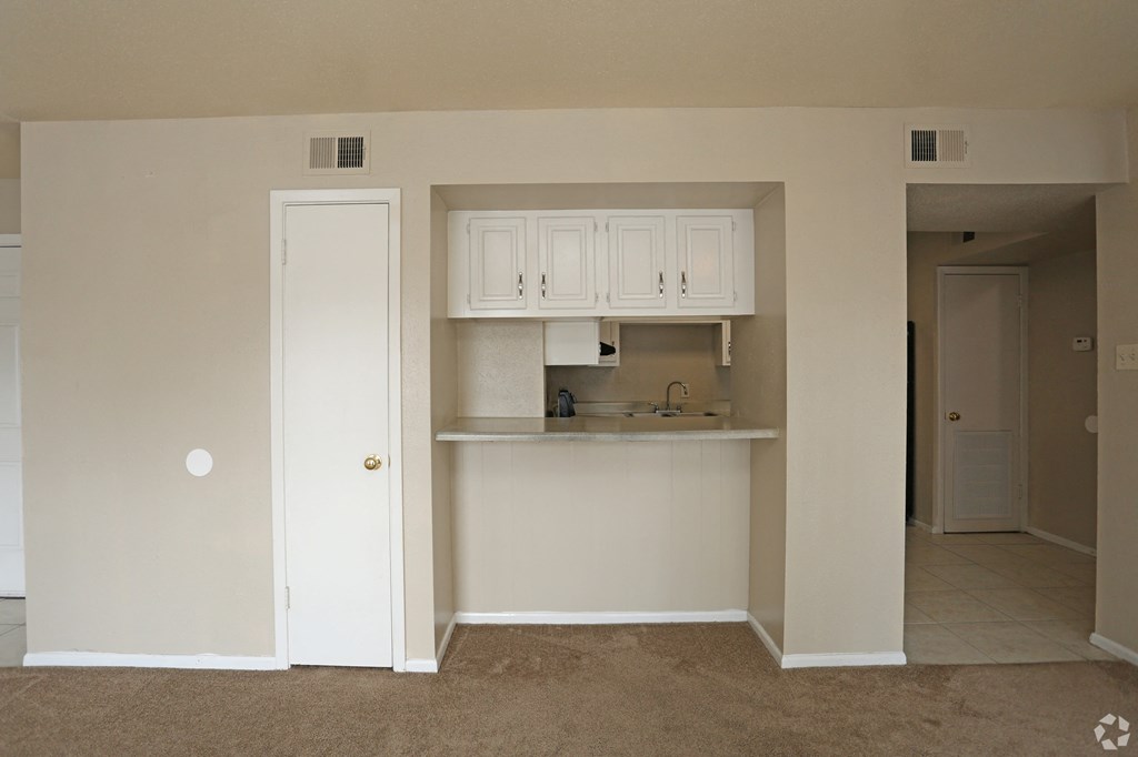 kitchen bar at The Wilshire, Lake Charles, LA, 70607