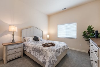 Large Comfortable Bedrooms Large Comfortable Bedrooms at Lake Ridge, Minnesota - Photo Gallery 6