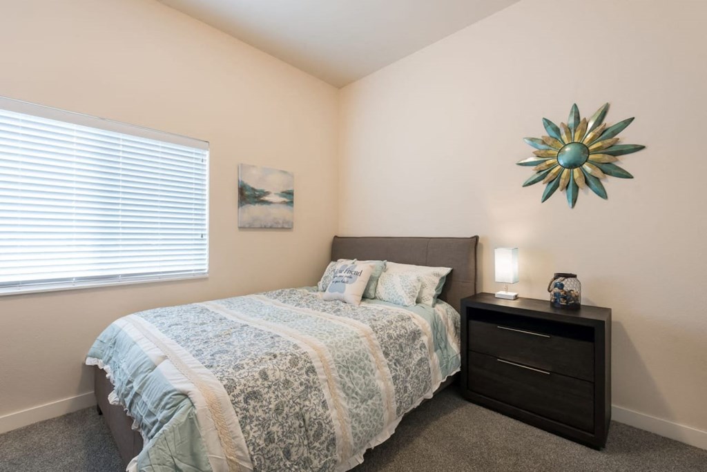 Gorgeous Bedroom at Lake Ridge, Prior Lake