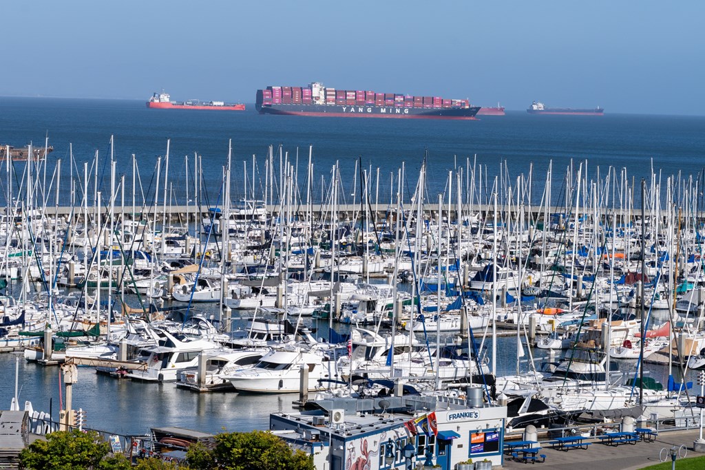 South Beach Marina Apartments
