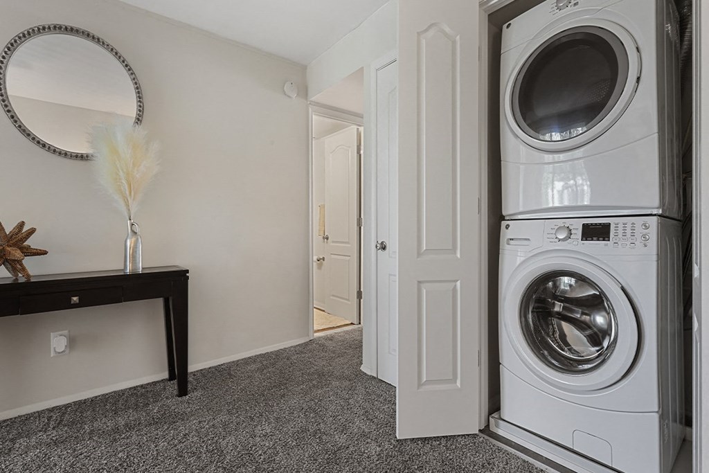 Laundry Room at Kenilworth at Charles Apartments, Maryland