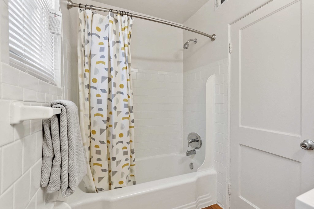 Bathroom with show and tub combo at Donnybrook Apartments, Towson