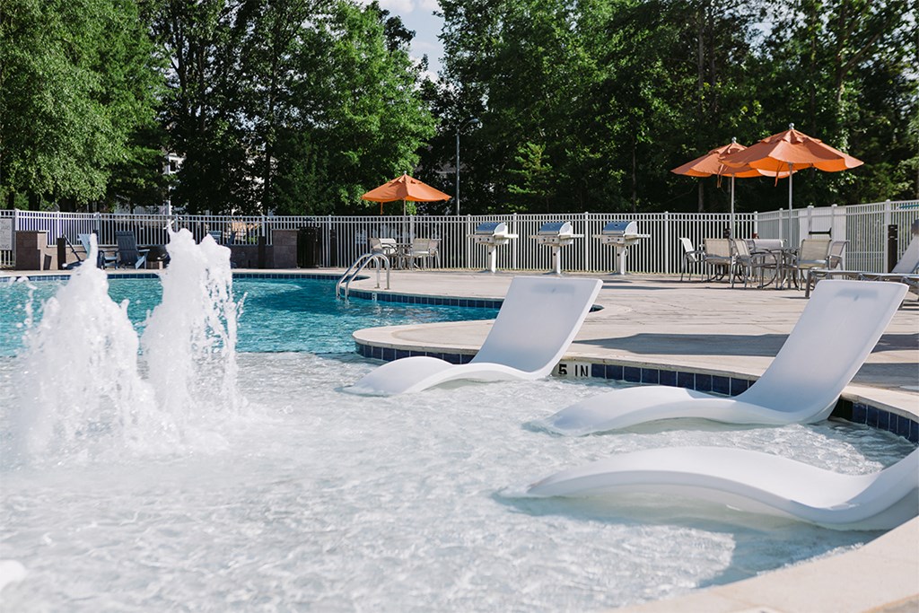 In water tanning ledge with fountain at Sycamore at Tyvola, North Carolina, 28217