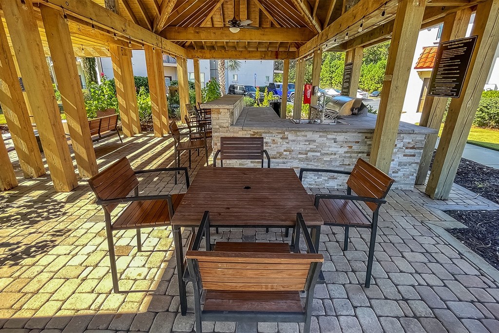 Outdoor dining area at Two Addison Place Apartments , Pooler, 31322