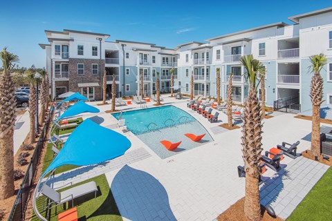 Pool and Sundeck at The Six, Mt Pleasant