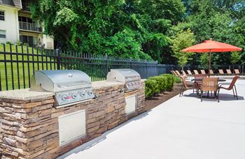 Grill Stations at Courthouse Square Apartments, Towson