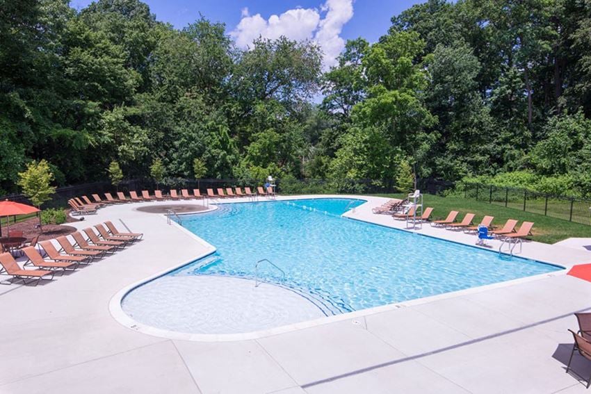 Resort Style Swimming Pools at Courthouse Square Apartments, Towson - Photo Gallery 1