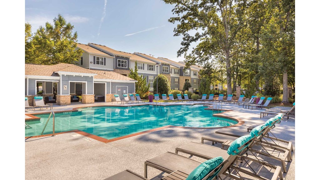 Pool With Sunning Deck at Carolina Point Apartments, South Carolina, 29607