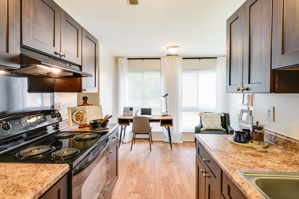 Electric Range In Kitchen at Westwinds Apartments, Maryland