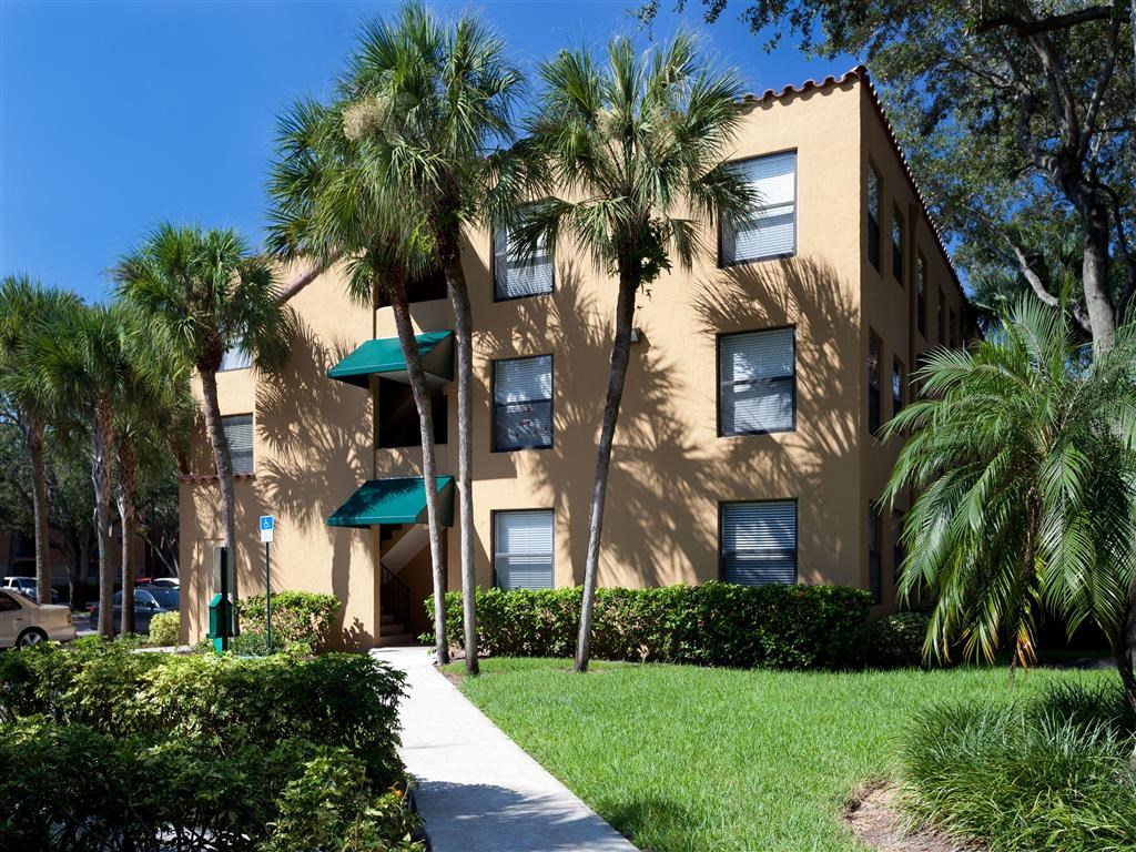 the building where the hotel is located