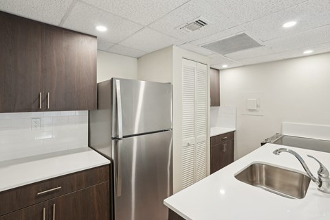 the preserve at ballantyne commons apartment kitchen and stainless steel refrigerator