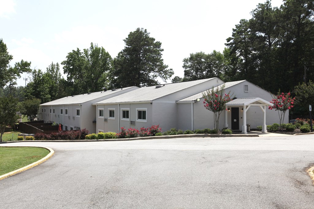 the building where the motel is located