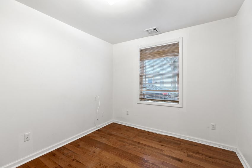 392 Crown - Photo Gallery