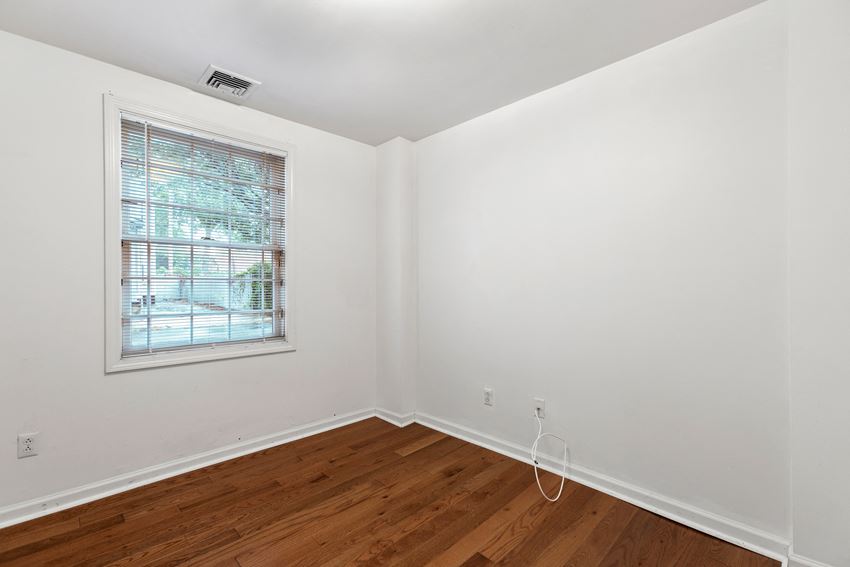 392 Crown - Photo Gallery