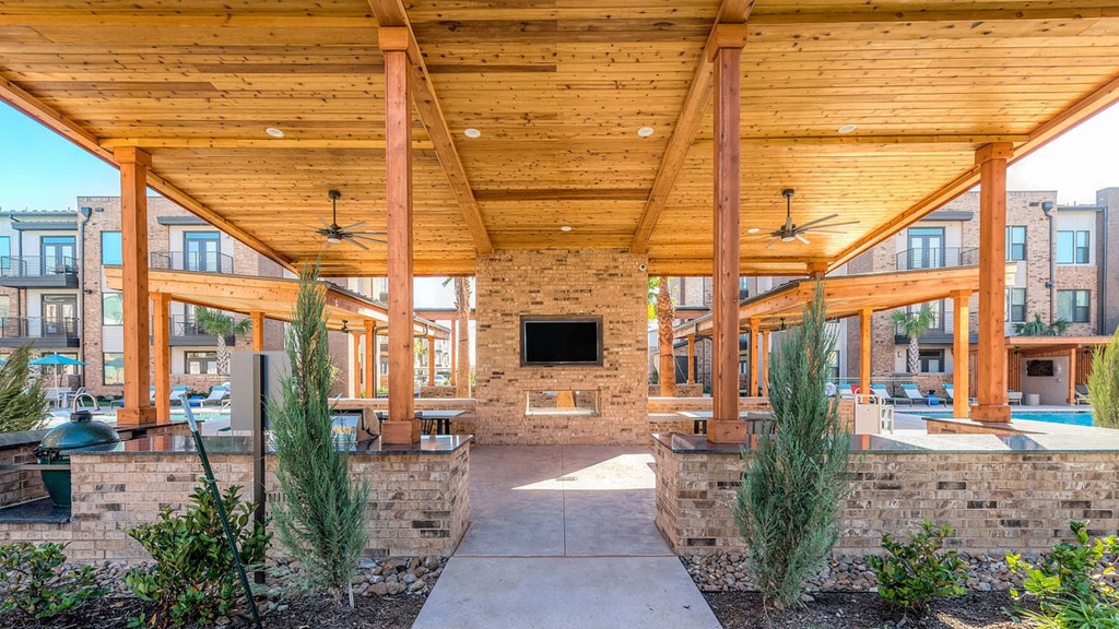 courtyard at soneto on western apartments