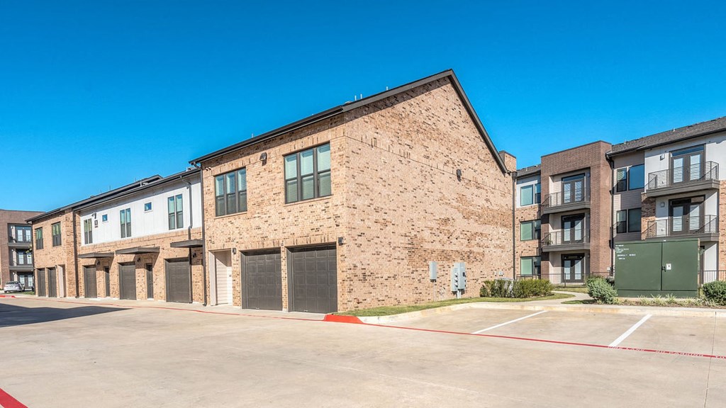 parking lot at soneto on western apartments