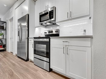 Fully Equipped Kitchen With Modern Appliances at Gateway Arvada Ridge, Arvada, 80002