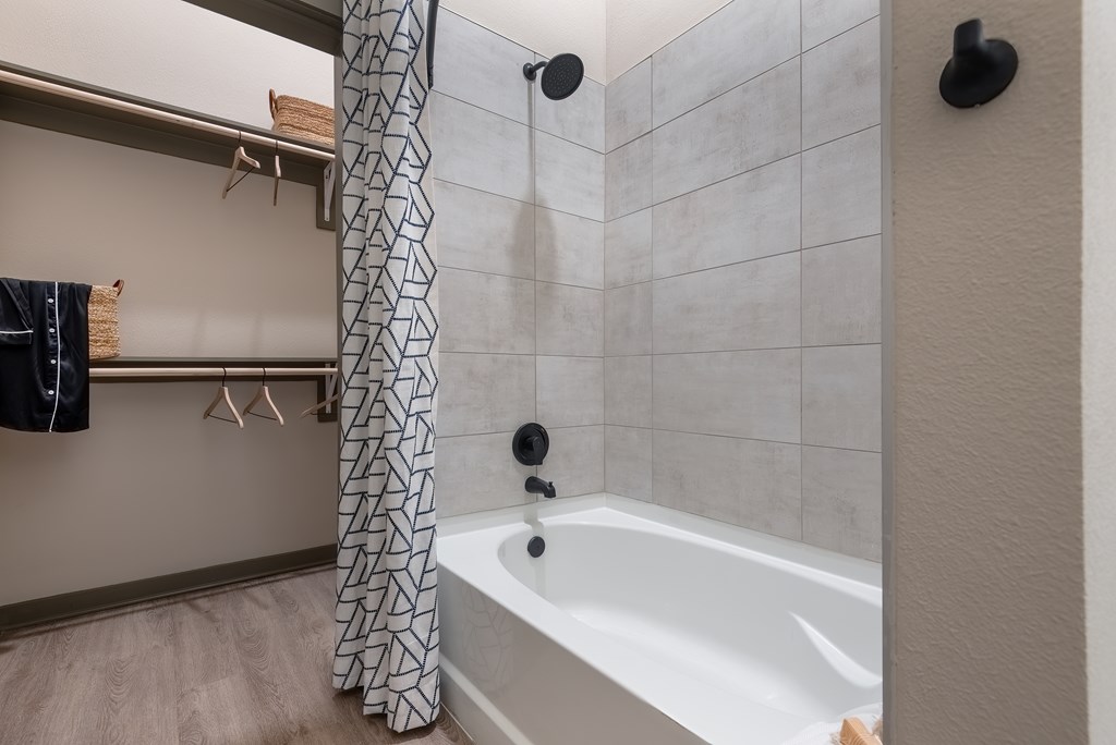 Luxury Apartment Bath