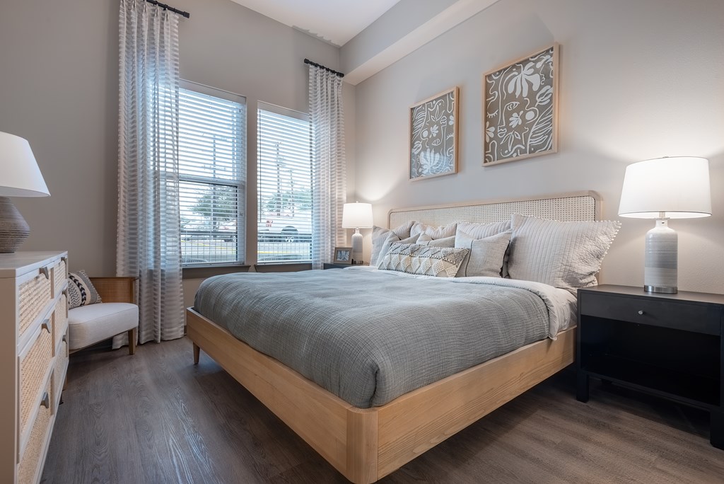 Spacious Modern Bedroom