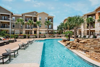 Lazy River Pool - Photo Gallery 9
