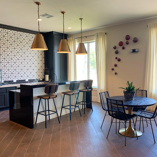 clubhouse at mela's luxury apartments in san antonio