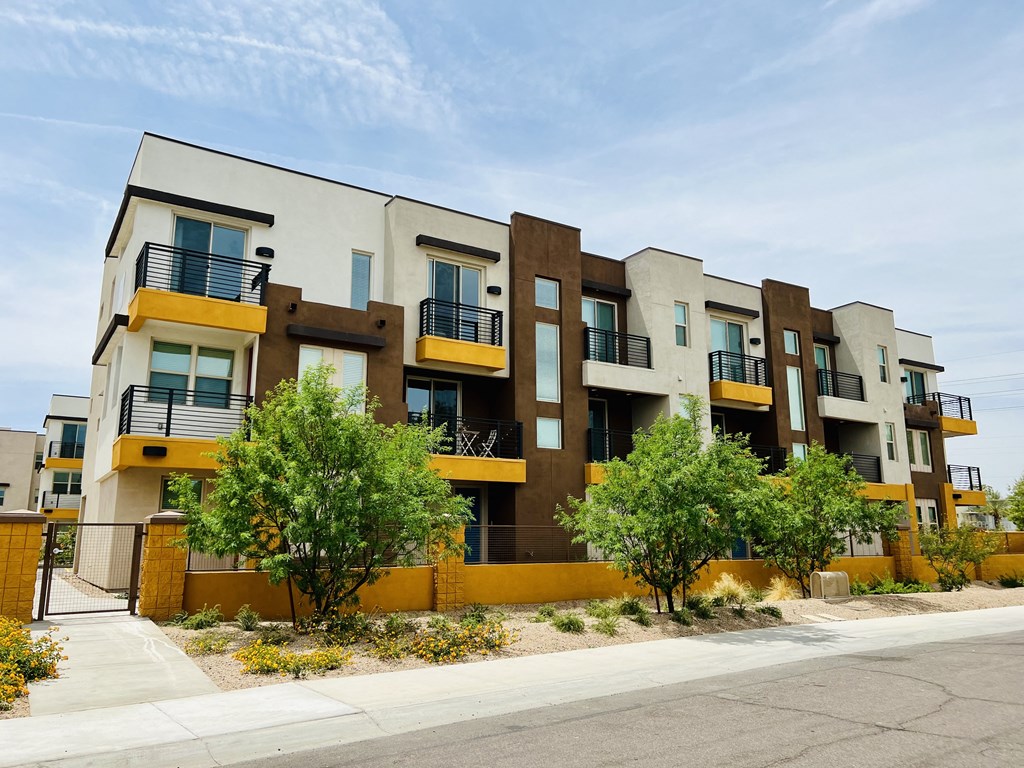 Building exteriorat Scottsdale Hayden Townhomes, Arizona