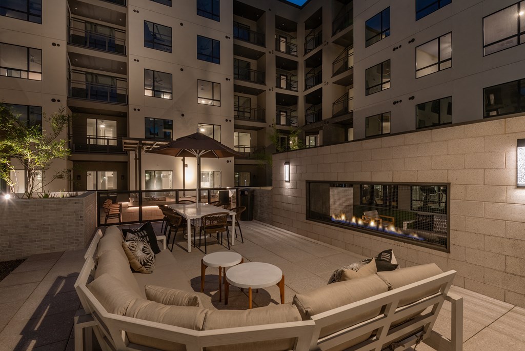 The Quincy at Kierland Apartments Outdoor Lounge Space