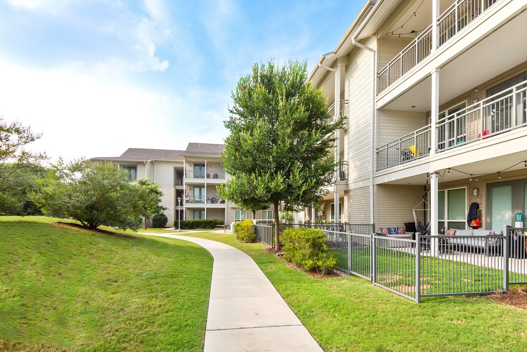 the preserve at ballantyne commons community garden