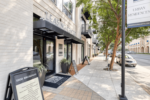 1800 Broadway 2 Beds Apartment for Rent