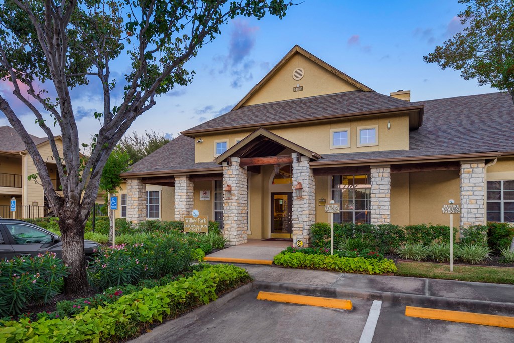 Willow Park Leasing Office