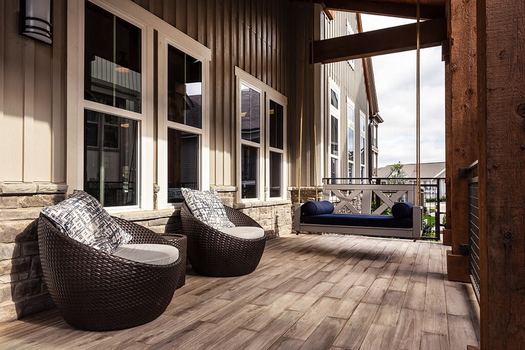 Cozy and relaxing resident outdoor lounge areas at Retreat at Ironhorse, Tennessee