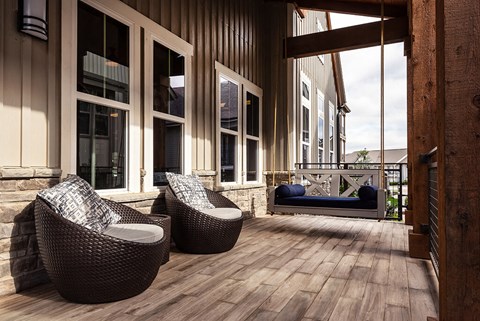 Cozy and relaxing resident outdoor lounge areas at Retreat at Ironhorse, Tennessee