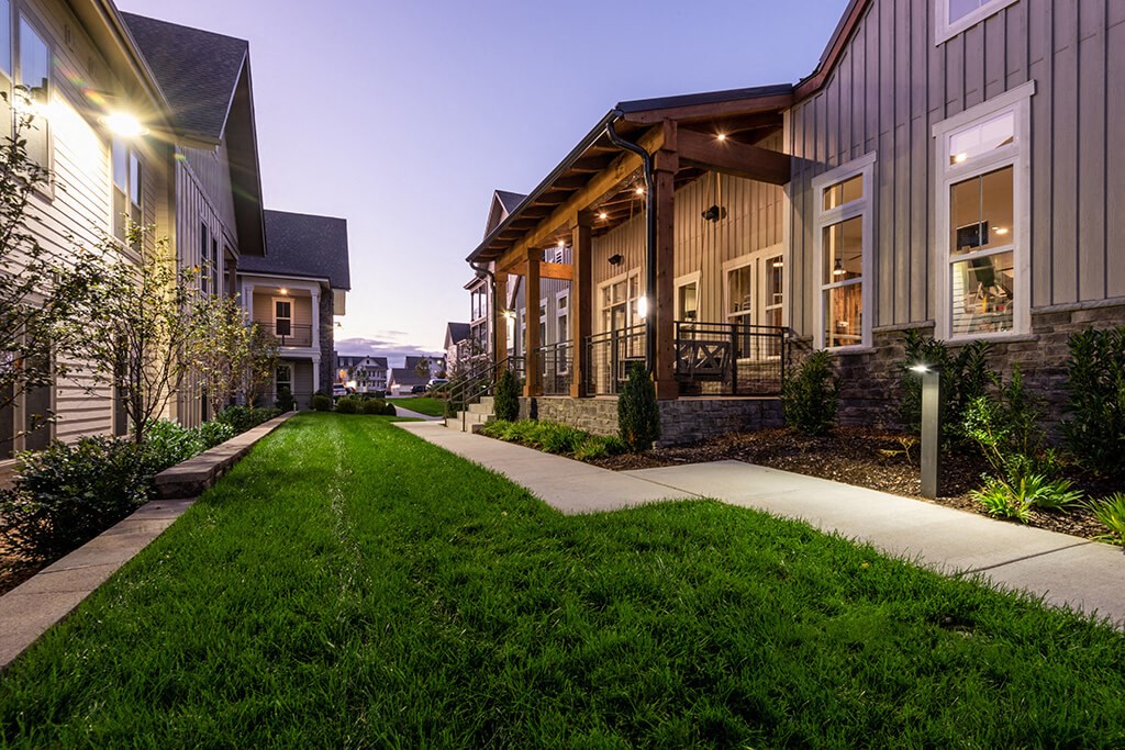 Courtyard With Green Space at Retreat at Ironhorse, Franklin, TN